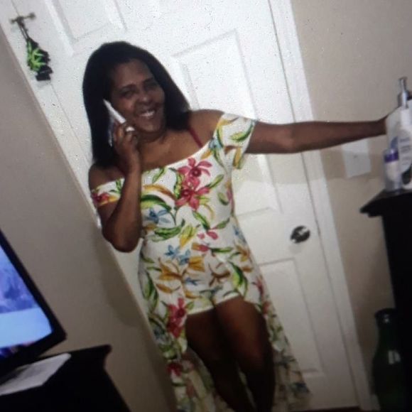 Meet your Posher, Sharon - Picture 1 of 1